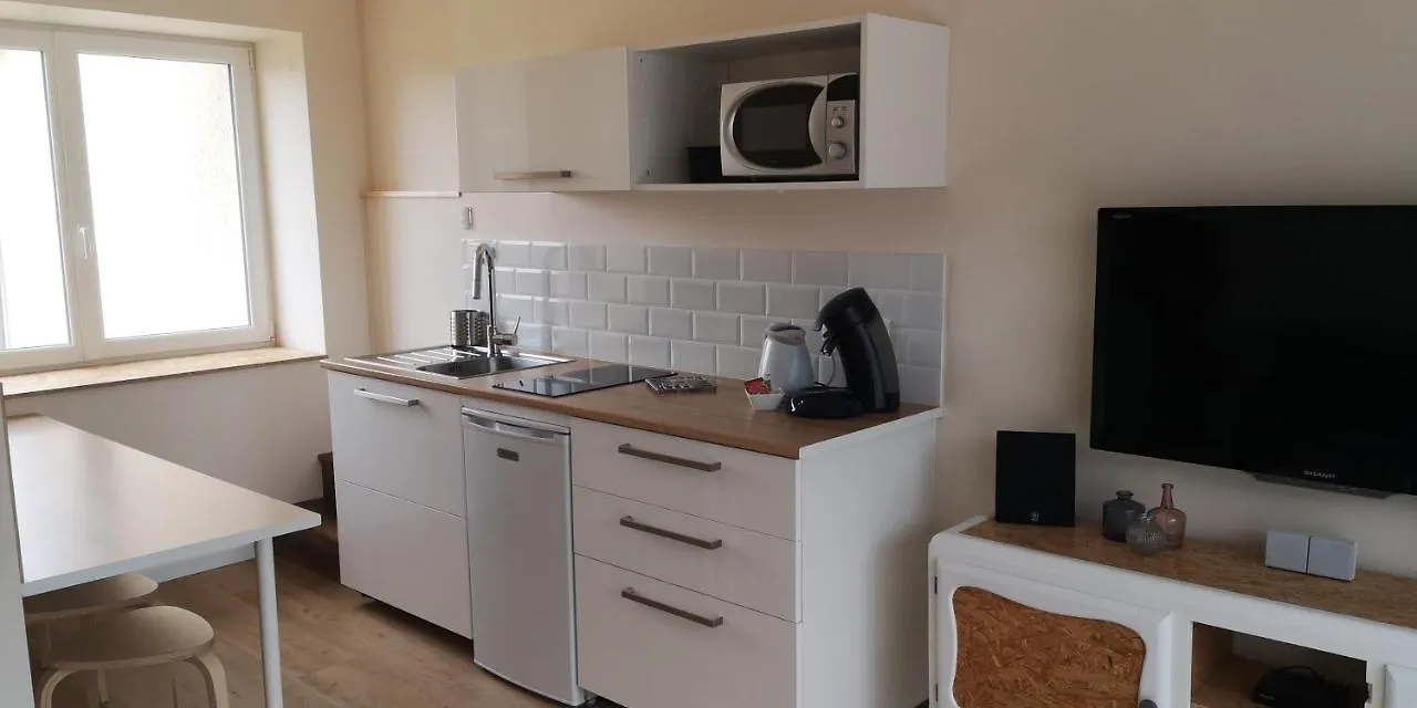 Comme A La Maison Clonas-sur-Vareze 0*,