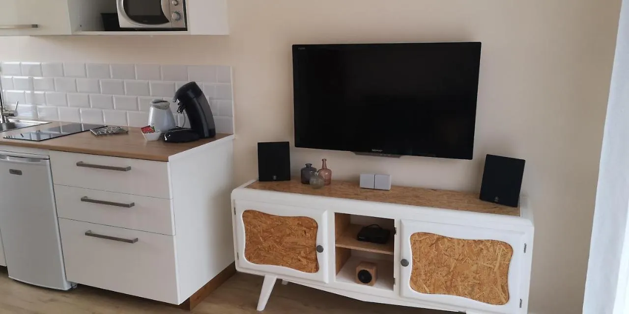 Comme A La Maison Clonas-sur-Vareze Apartment