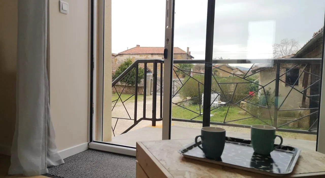 Comme A La Maison Clonas-sur-Vareze Apartment